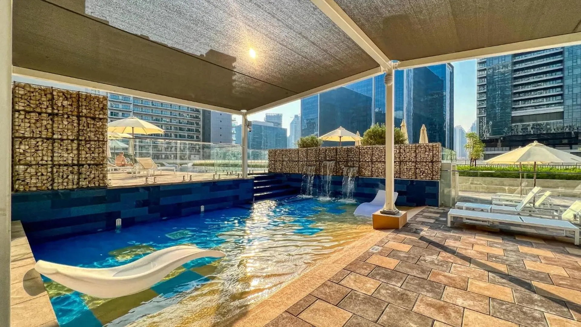 Luxury 2Bd Apt With Pool Gym & Burj Khalifa Views Dubai Apartment