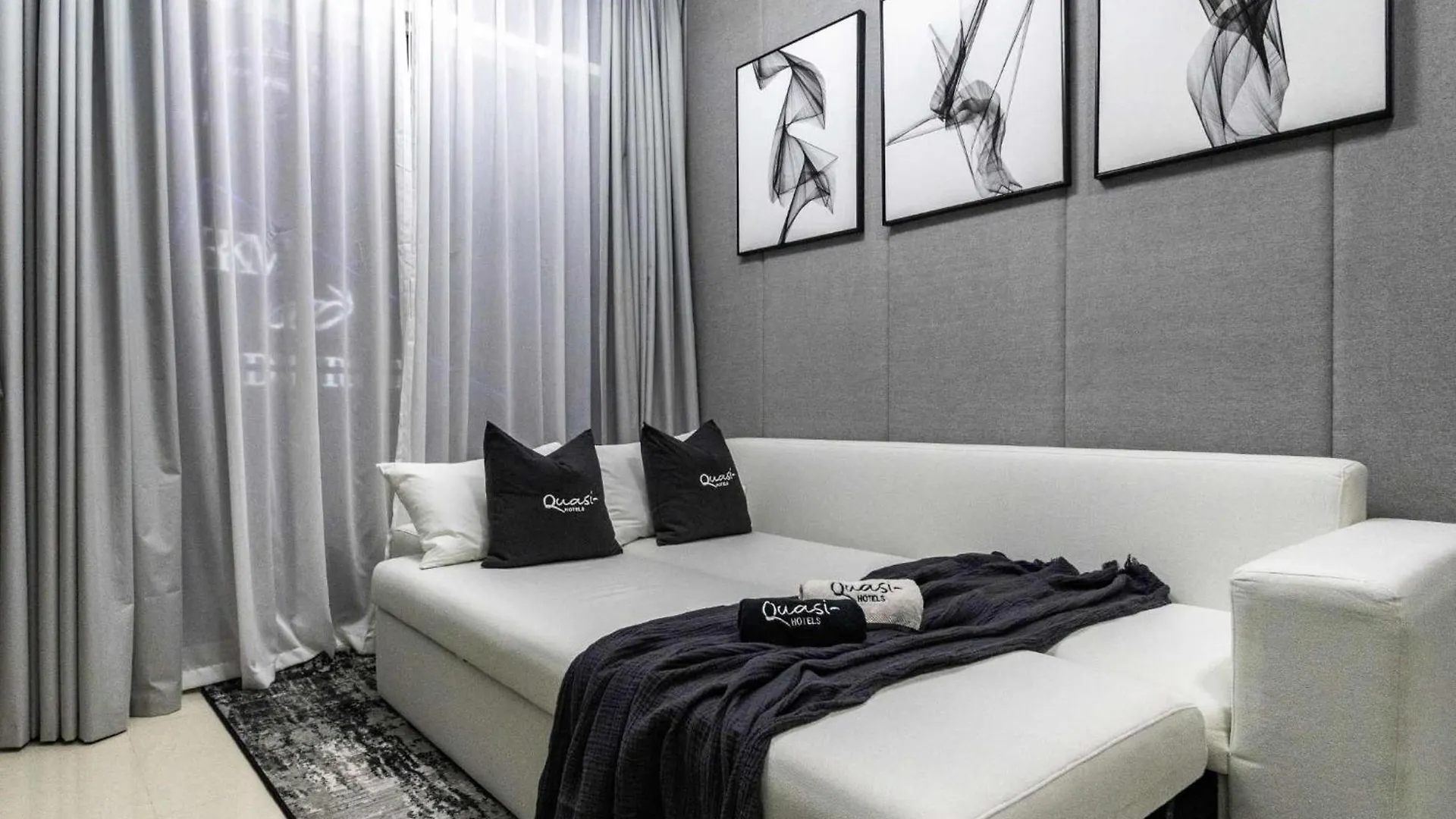 Luxury 2Bd Apt With Pool Gym & Burj Khalifa Views Dubai 0*,