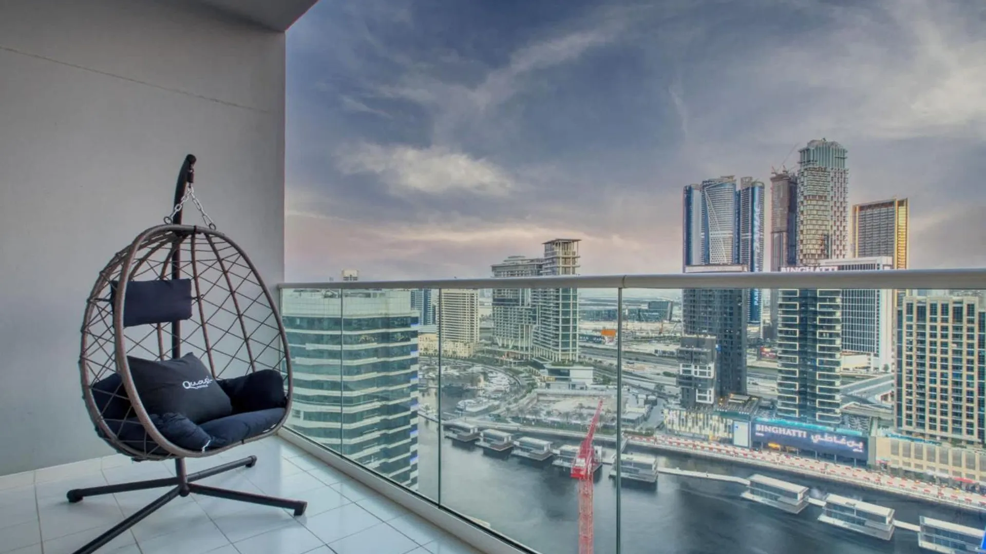 Apartment Luxury 2Bd Apt With Pool Gym & Burj Khalifa Views Dubai