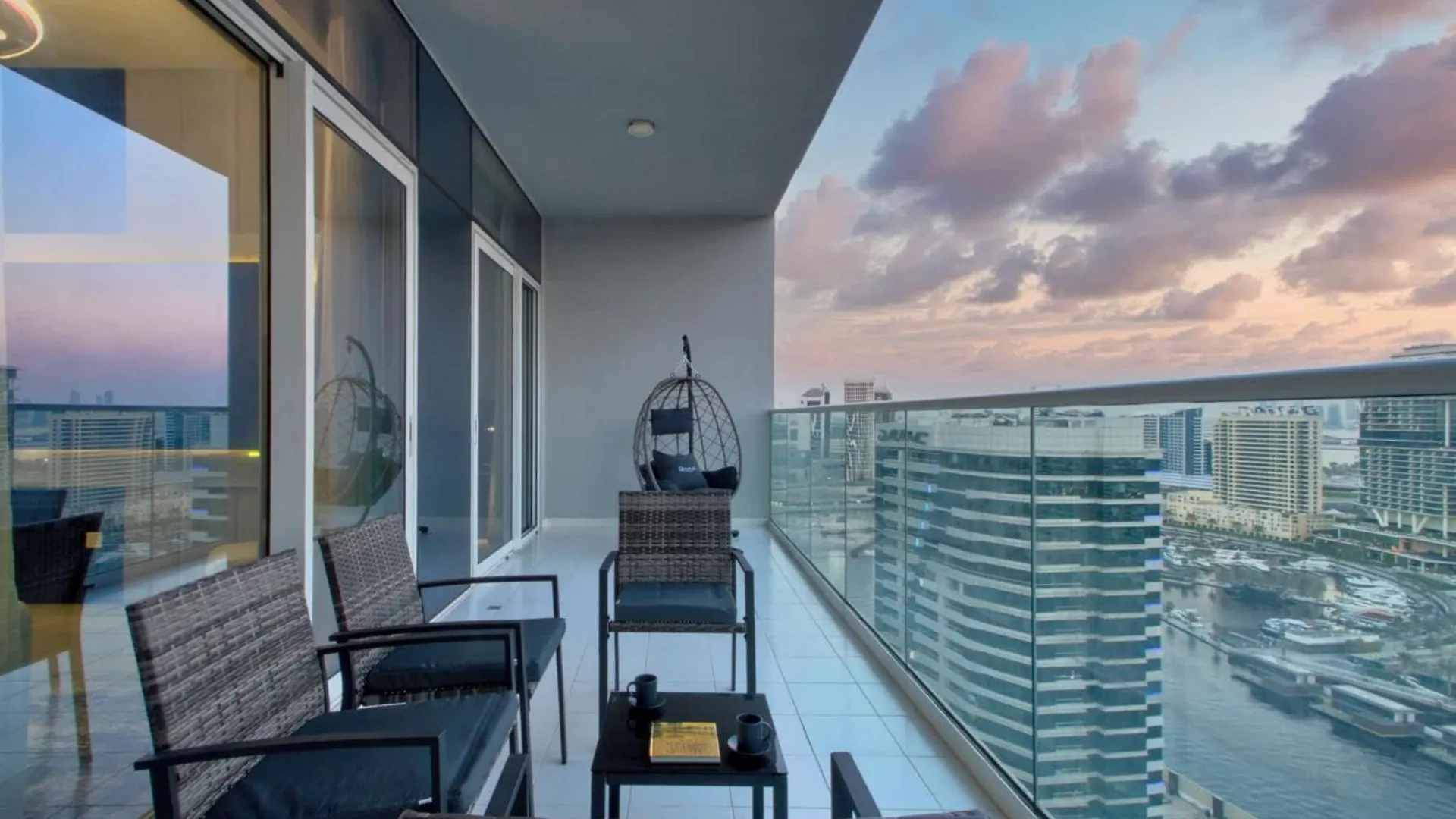 Apartment Luxury 2Bd Apt With Pool Gym & Burj Khalifa Views Dubai United Arab Emirates